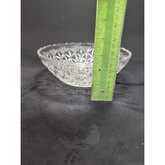 Clear Pressed Glass Serving Bowl, 10" Glass Bowl,‎ Tableware, Vintage Glassware - Picture 9 of 10
